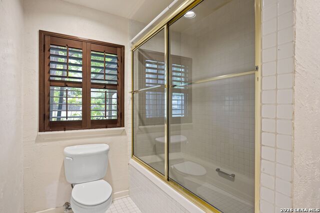 Listing photo id 24 for 207 Spring Mill Dr