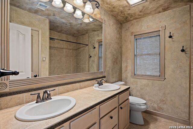 Listing photo id 27 for 207 Spring Mill Dr