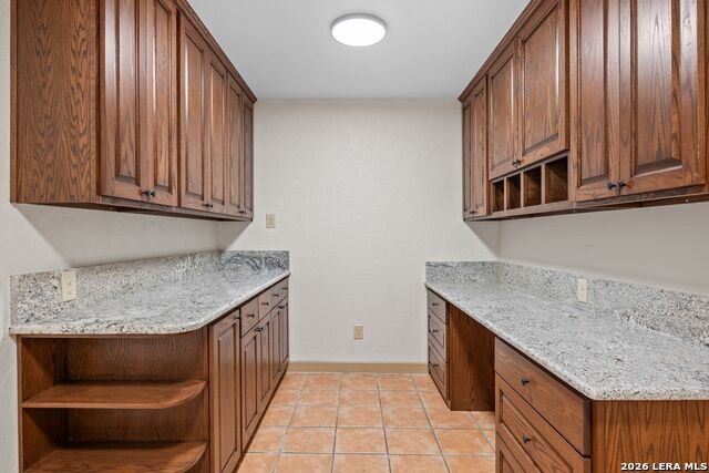 Listing photo id 29 for 207 Spring Mill Dr