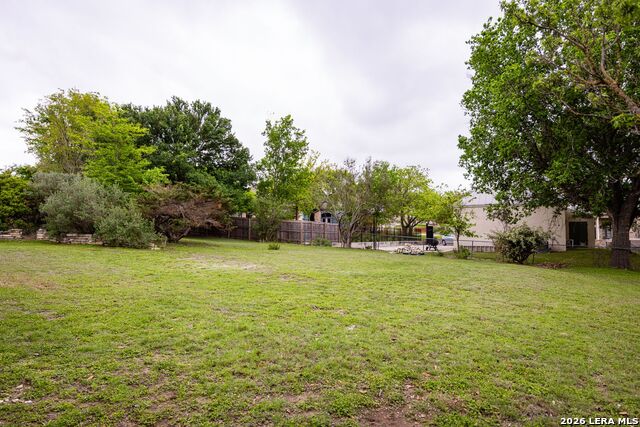 Listing photo id 34 for 207 Spring Mill Dr