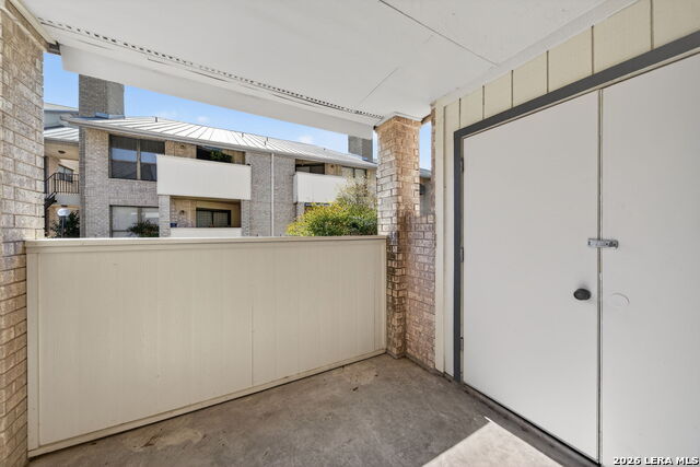 Image 28 of 33 For 11843 Braesview  2311