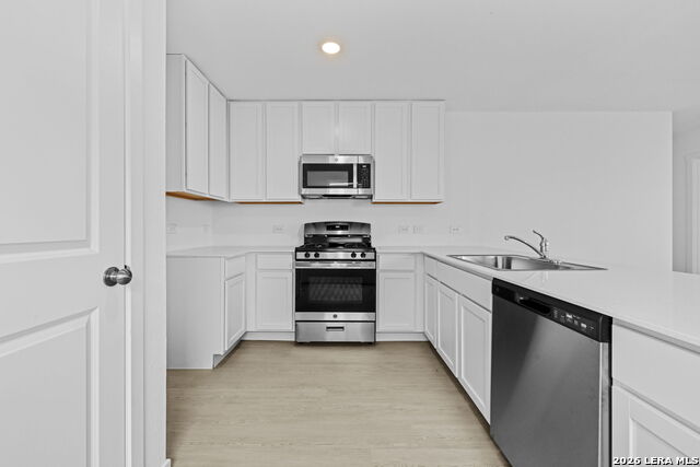 Image 8 of 20 For 12631 Kathleen St