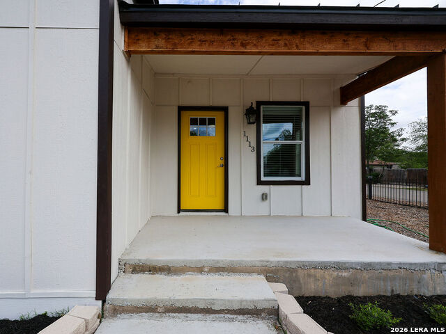 Image 12 of 42 For 1113 Burleson