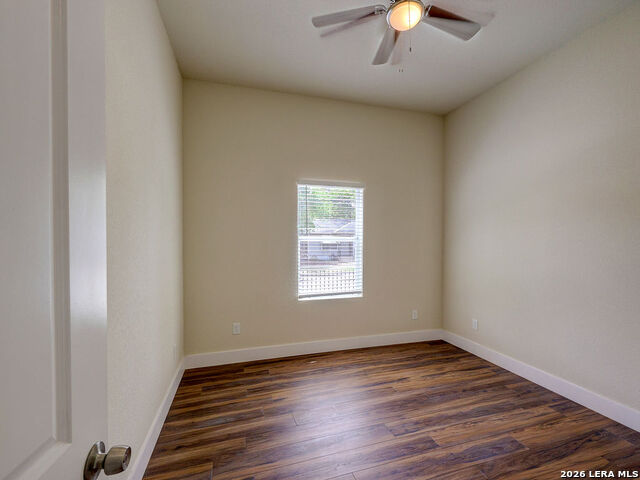 Image 35 of 42 For 1113 Burleson