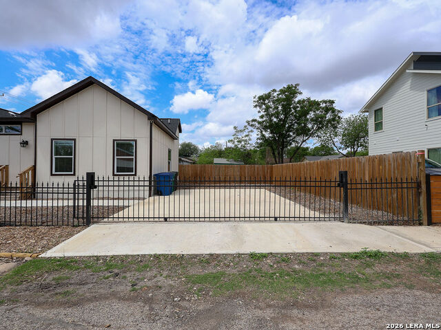 Image 7 of 42 For 1113 Burleson