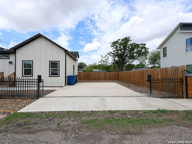 Image 8 of 42 For 1113 Burleson