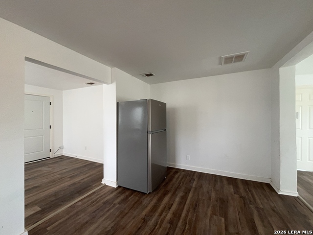 Image 13 of 39 For 1142 Villaret Blvd W