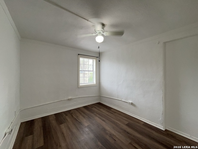 Image 20 of 39 For 1142 Villaret Blvd W