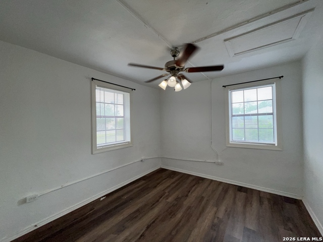 Image 24 of 39 For 1142 Villaret Blvd W