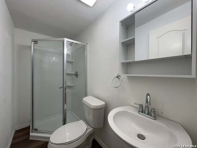 Image 26 of 39 For 1142 Villaret Blvd W