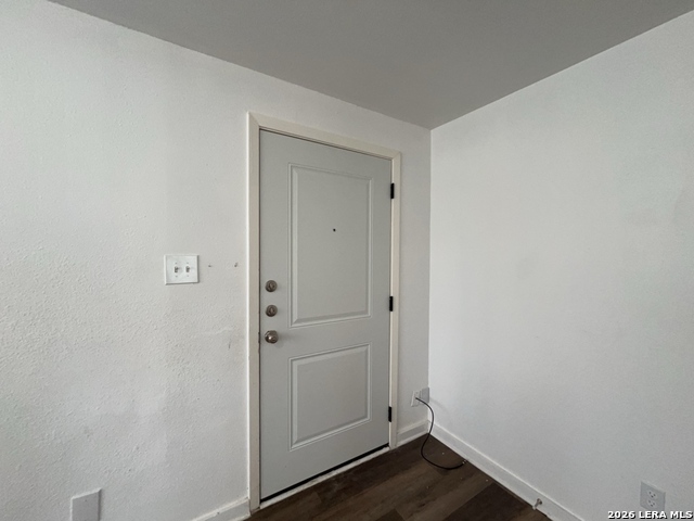 Image 29 of 39 For 1142 Villaret Blvd W