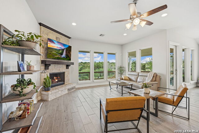 Image 11 of 43 For 1186 Diretto Dr