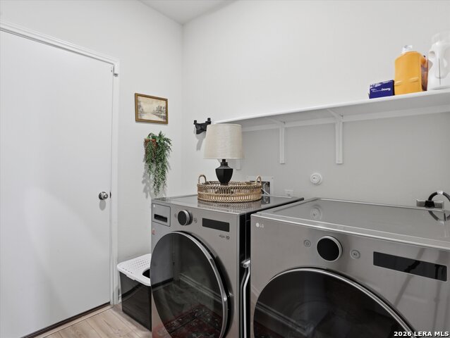 Listing photo id 15 for 198 Orange  