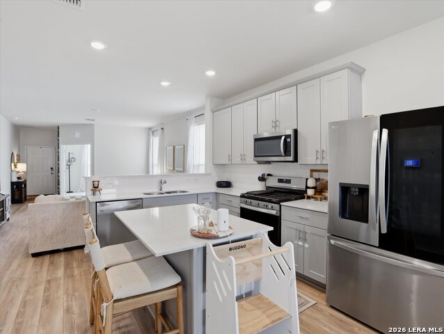 Listing photo id 21 for 198 Orange  