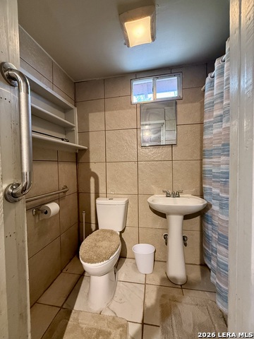 Image 13 of 15 For 810 Haggin St.