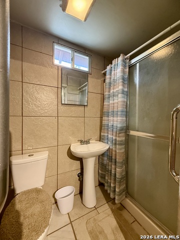 Image 14 of 15 For 810 Haggin St.