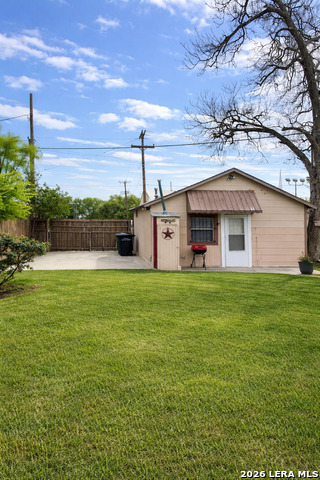 Image 2 of 15 For 810 Haggin St.