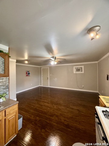 Image 5 of 15 For 810 Haggin St.