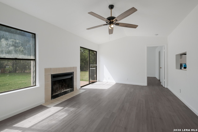 Image 4 of 17 For 6098 Glacier Sun Dr