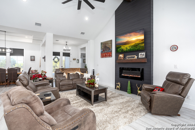 Image 19 of 48 For 23 Waring Rd