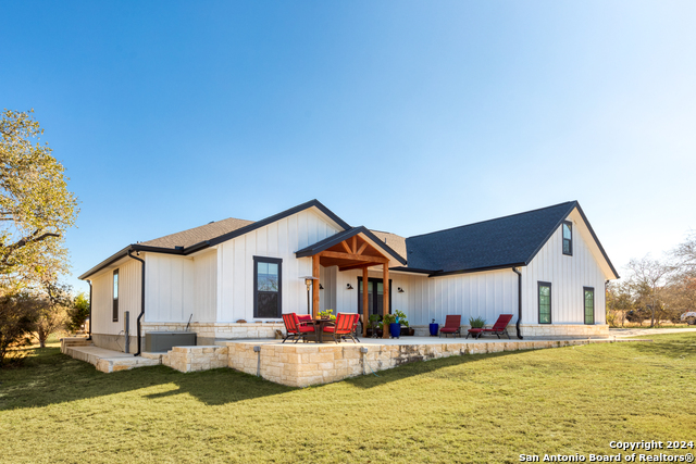 Image 3 of 48 For 23 Waring Rd