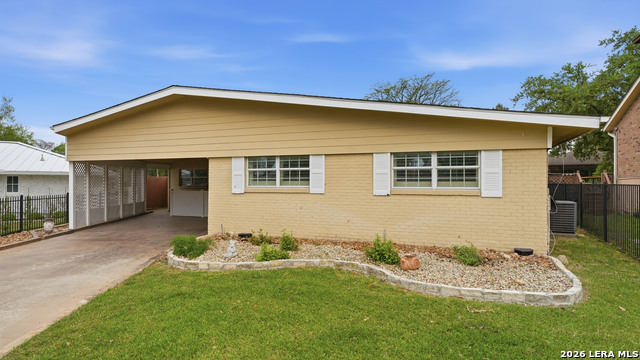 Image 2 of 50 For 156 Trelawney