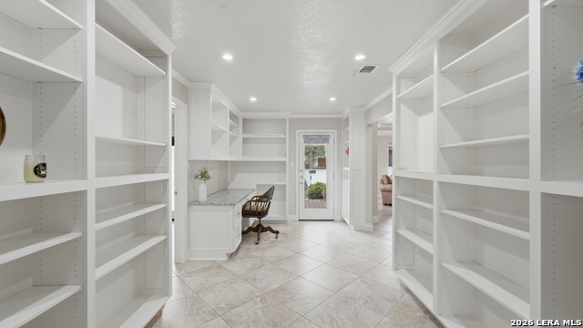 Image 25 of 50 For 156 Trelawney