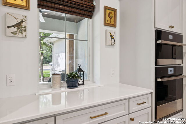 Listing photo id 13 for 929 Coolabah