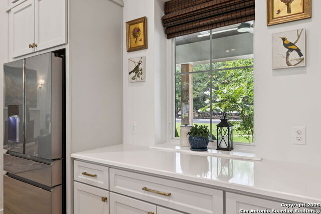 Listing photo id 15 for 929 Coolabah