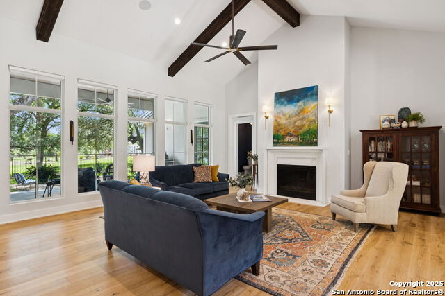 Listing photo id 16 for 929 Coolabah