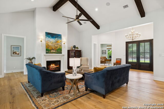 Listing photo id 17 for 929 Coolabah