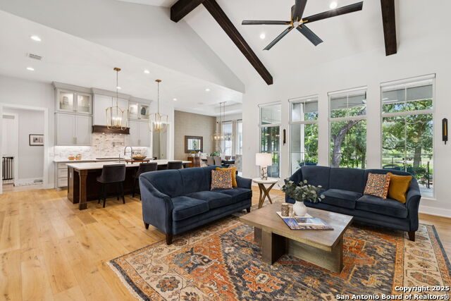 Listing photo id 23 for 929 Coolabah