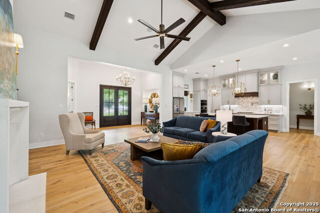 Listing photo id 24 for 929 Coolabah