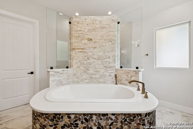 Listing photo id 31 for 929 Coolabah