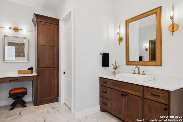 Listing photo id 35 for 929 Coolabah