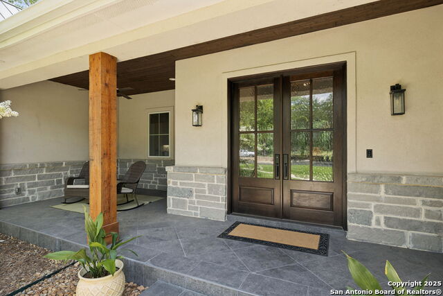 Listing photo id 2 for 929 Coolabah