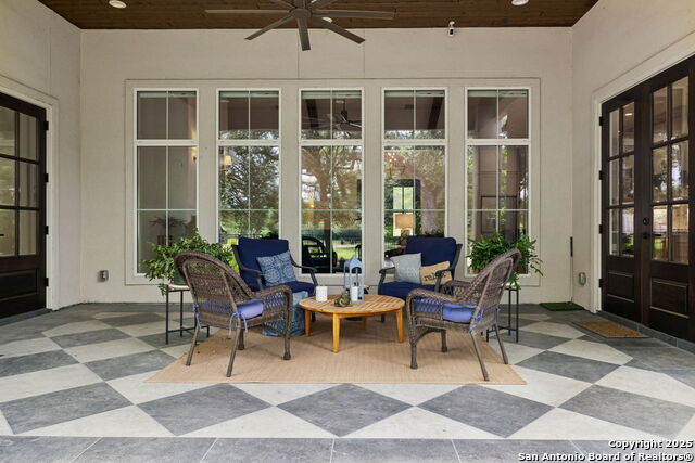 Listing photo id 42 for 929 Coolabah