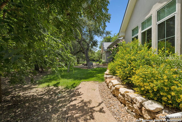 Listing photo id 44 for 929 Coolabah