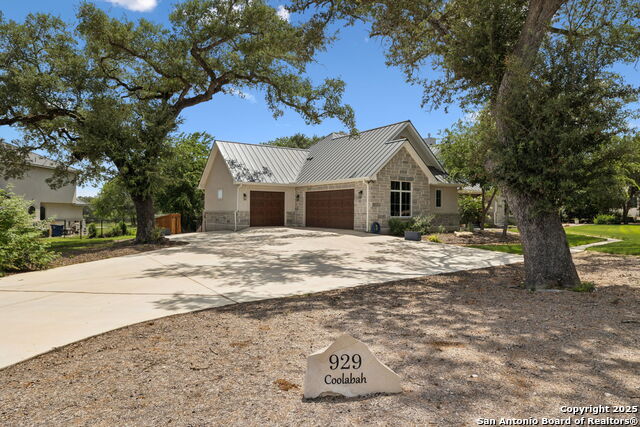 Listing photo id 51 for 929 Coolabah