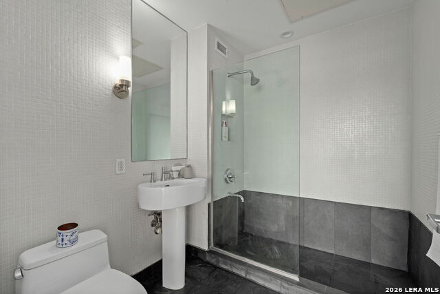 Image 18 of 25 For 1115 Alamo St S 2405