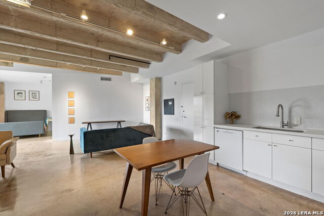 Image 9 of 25 For 1115 Alamo St S 2405