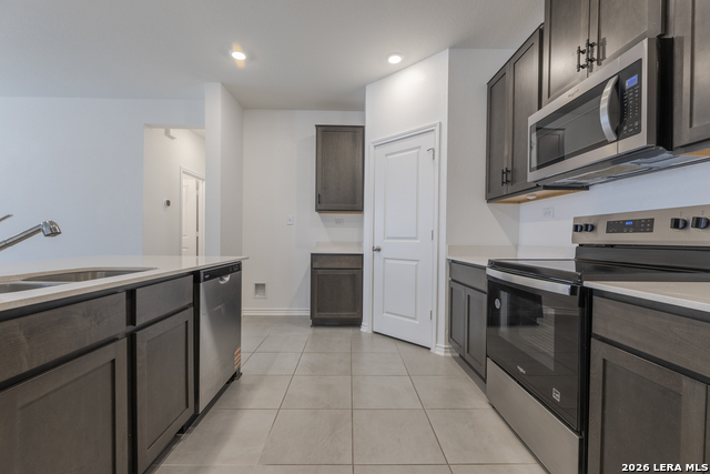 Image 6 of 21 For 9507 Reinhartz