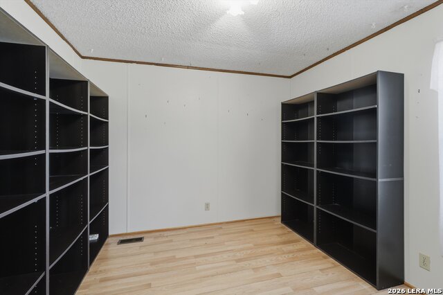 Image 15 of 29 For 1030 Nightingale