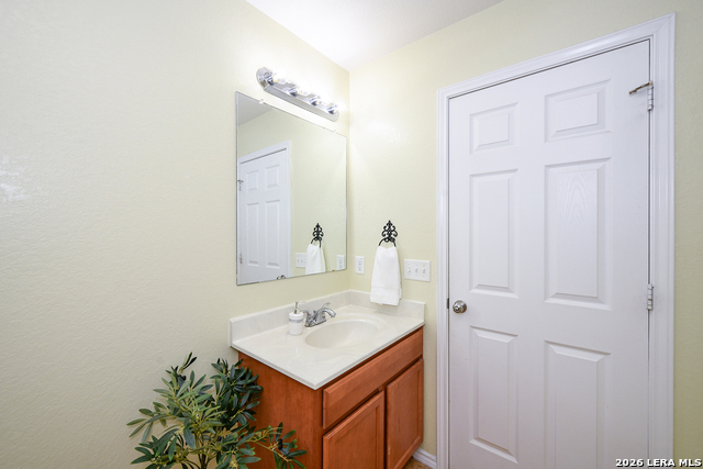 Image 18 of 24 For 822 Western Star