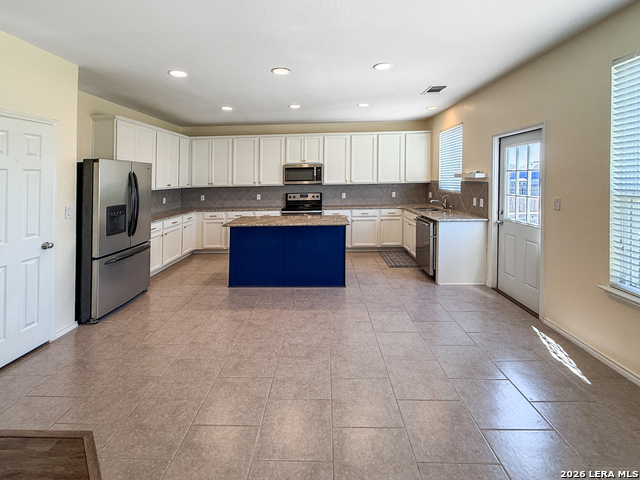 Image 3 of 31 For 10535 Noble Cyn