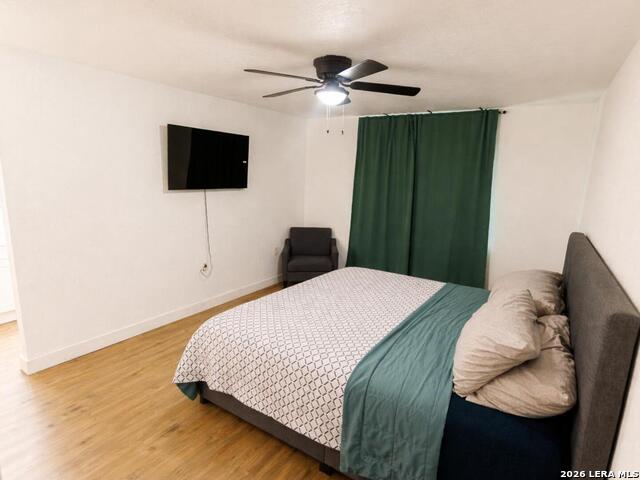 Image 13 of 22 For 5819 Pineway St