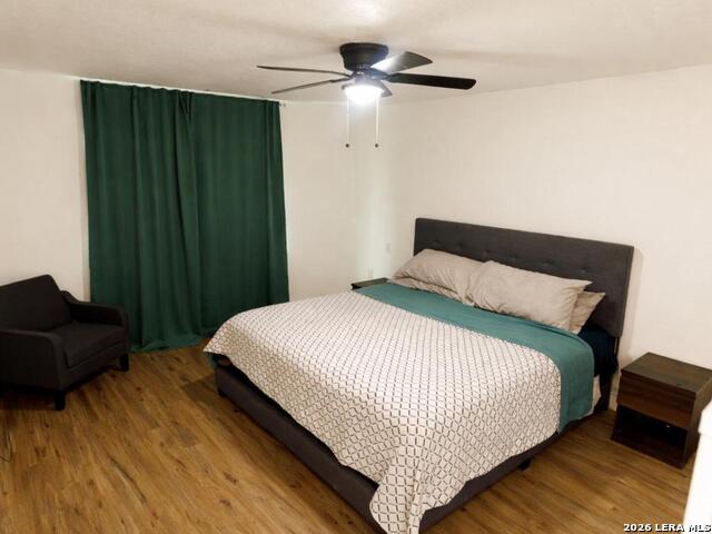 Image 14 of 22 For 5819 Pineway St