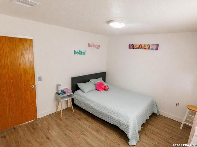 Image 16 of 22 For 5819 Pineway St