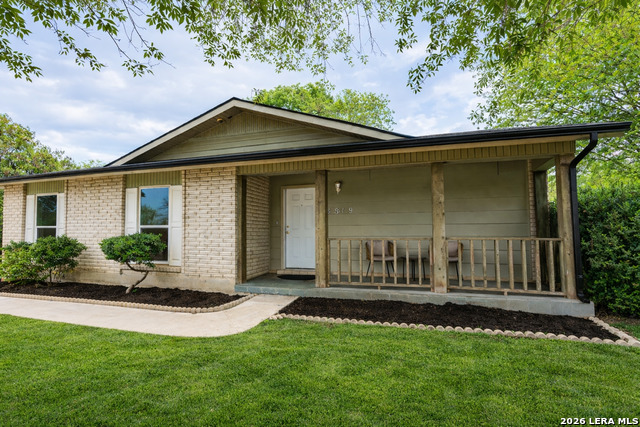 Image 2 of 22 For 5819 Pineway St