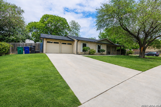 Image 5 of 22 For 5819 Pineway St